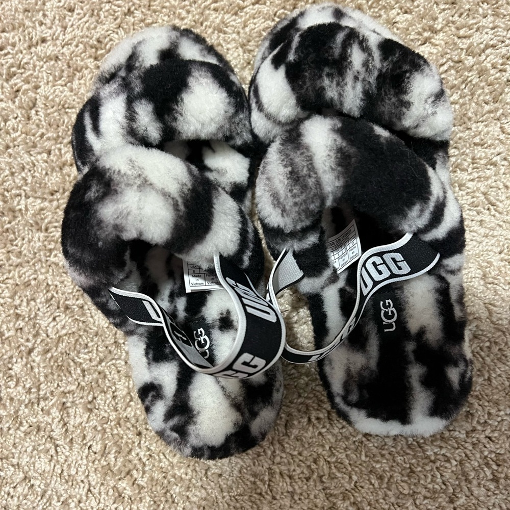 UGG